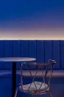 코발트블루의 럭셔리 홀덤펍 나인홀덤 인테리어